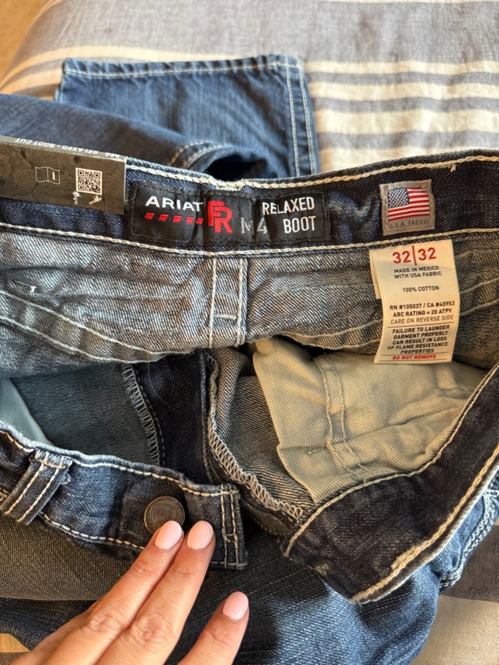 BNWT Ariat Glacier Blue Relaxed FR Boot Cut Jeans - Picture 7 of 7